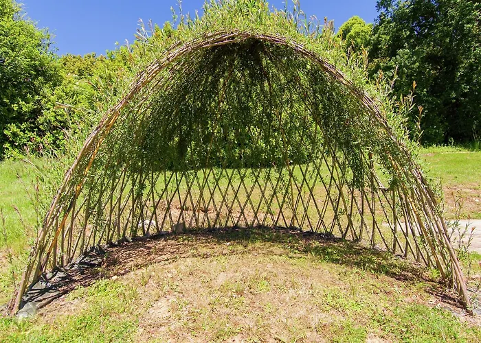 Stylish Mansion In Savignac-Lédrier
